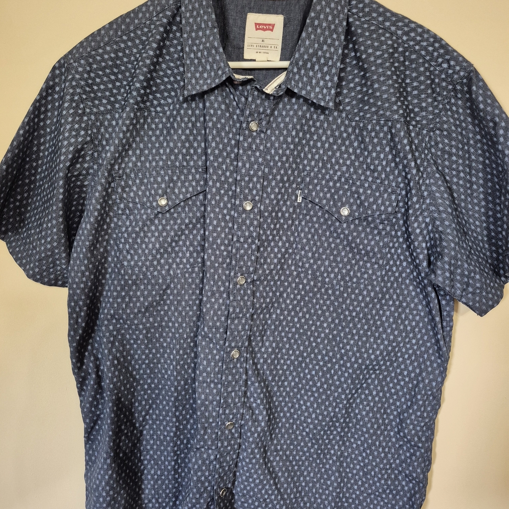 Levis Pearl Snap Button Up Short Sleeve Shirt Mens Size XL. Blue Western Cowboy